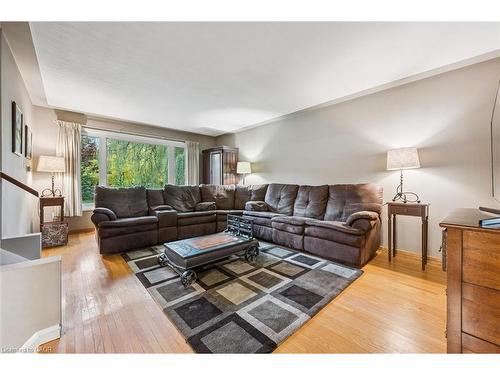 287 Villa Place, Waterloo, ON - Indoor Photo Showing Living Room