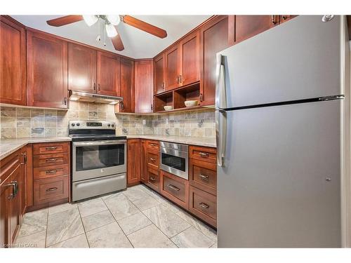 287 Villa Place, Waterloo, ON - Indoor Photo Showing Kitchen