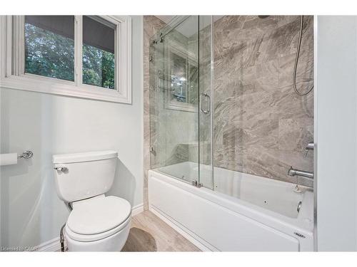 287 Villa Place, Waterloo, ON - Indoor Photo Showing Bathroom