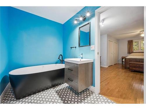 287 Villa Place, Waterloo, ON - Indoor Photo Showing Bedroom