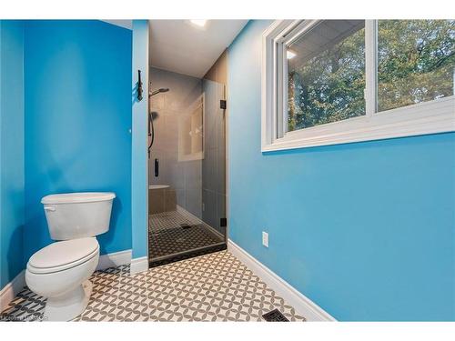 287 Villa Place, Waterloo, ON - Indoor Photo Showing Bathroom