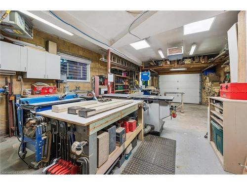 287 Villa Place, Waterloo, ON - Indoor Photo Showing Garage