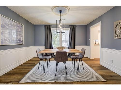 451 Knightsbridge Court, Waterloo, ON - Indoor Photo Showing Dining Room
