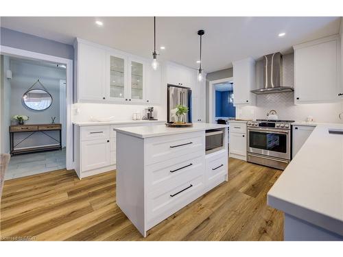 451 Knightsbridge Court, Waterloo, ON - Indoor Photo Showing Kitchen With Stainless Steel Kitchen With Upgraded Kitchen
