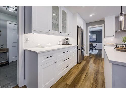 451 Knightsbridge Court, Waterloo, ON - Indoor Photo Showing Kitchen With Stainless Steel Kitchen With Upgraded Kitchen