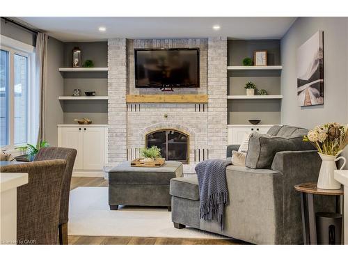 451 Knightsbridge Court, Waterloo, ON - Indoor Photo Showing Living Room With Fireplace