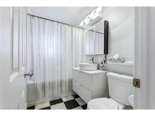 779 Rockway Drive, Kitchener, ON - Indoor Photo Showing Bathroom
