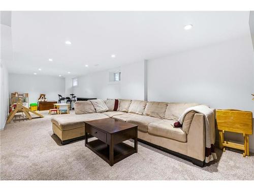 779 Rockway Drive, Kitchener, ON - Indoor Photo Showing Living Room