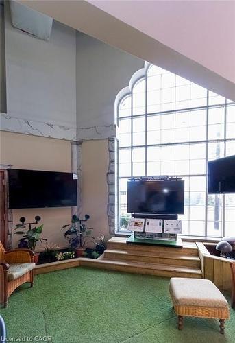 1325 Barton Street E, Hamilton, ON 