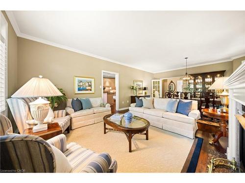 4165 Stonebridge Crescent, Burlington, ON - Indoor Photo Showing Living Room