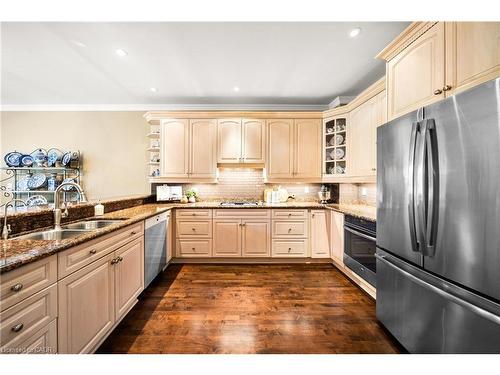 4165 Stonebridge Crescent, Burlington, ON - Indoor Photo Showing Kitchen With Double Sink
