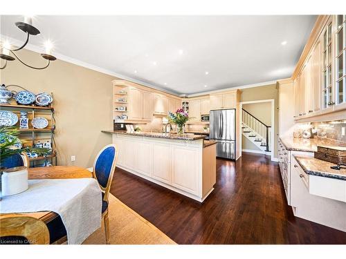 4165 Stonebridge Crescent, Burlington, ON - Indoor Photo Showing Kitchen