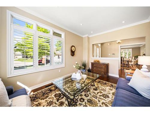 4165 Stonebridge Crescent, Burlington, ON - Indoor Photo Showing Living Room