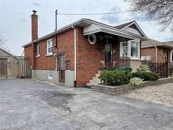 UPPER-159 32nd Street  Hamilton, ON L8V 3S1