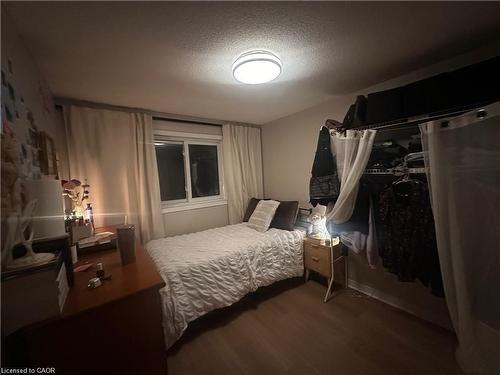 419 Downsview Place, Waterloo, ON - Indoor Photo Showing Bedroom