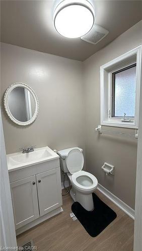 419 Downsview Place, Waterloo, ON - Indoor Photo Showing Bathroom