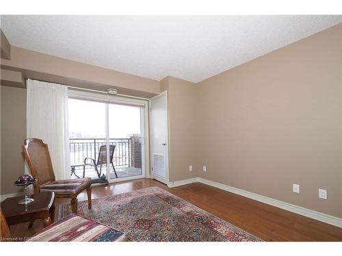 412-645 St. David Street S, Fergus, ON - Indoor Photo Showing Other Room