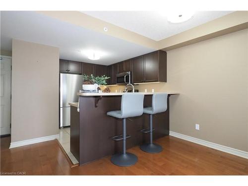 412-645 St. David Street S, Fergus, ON - Indoor Photo Showing Kitchen