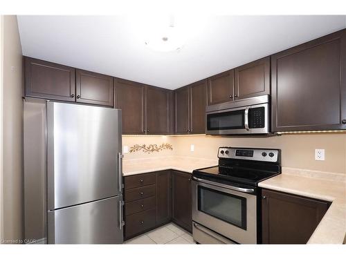 412-645 St. David Street S, Fergus, ON - Indoor Photo Showing Kitchen