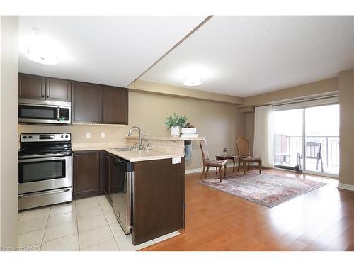 412-645 St. David Street S, Fergus, ON - Indoor Photo Showing Kitchen