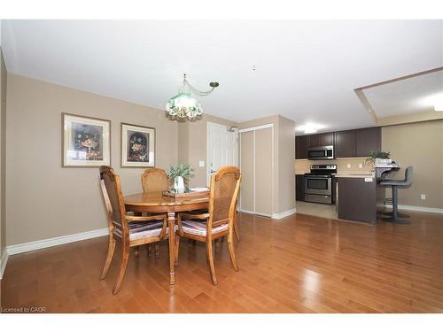 412-645 St. David Street S, Fergus, ON - Indoor Photo Showing Dining Room