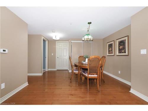 412-645 St. David Street S, Fergus, ON - Indoor Photo Showing Dining Room