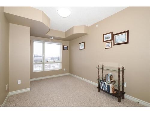 412-645 St. David Street S, Fergus, ON - Indoor Photo Showing Other Room