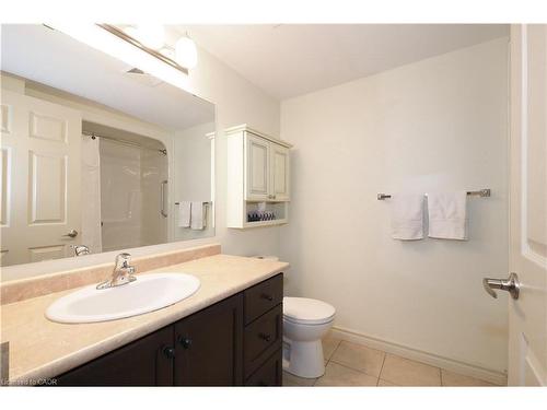 412-645 St. David Street S, Fergus, ON - Indoor Photo Showing Bathroom