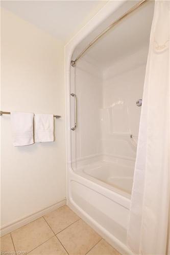 412-645 St. David Street S, Fergus, ON - Indoor Photo Showing Bathroom