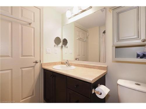 412-645 St. David Street S, Fergus, ON - Indoor Photo Showing Bathroom