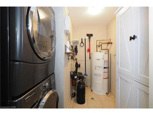 412-645 St. David Street S, Fergus, ON - Indoor Photo Showing Laundry Room