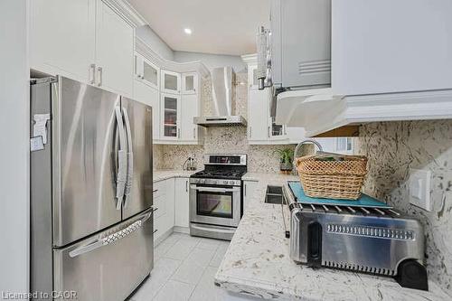 3420 Fountain Park Avenue, Mississauga, ON - Indoor Photo Showing Kitchen With Stainless Steel Kitchen