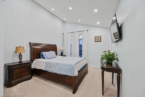 3420 Fountain Park Avenue, Mississauga, ON - Indoor Photo Showing Bedroom