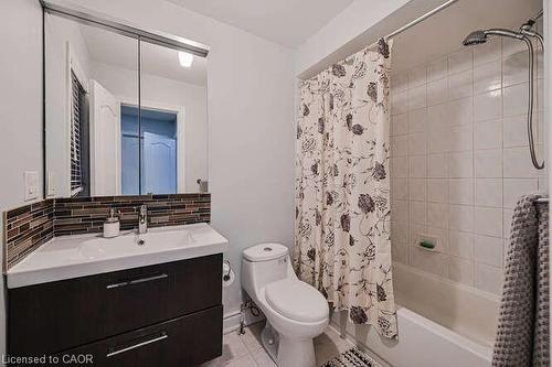 3420 Fountain Park Avenue, Mississauga, ON - Indoor Photo Showing Bathroom