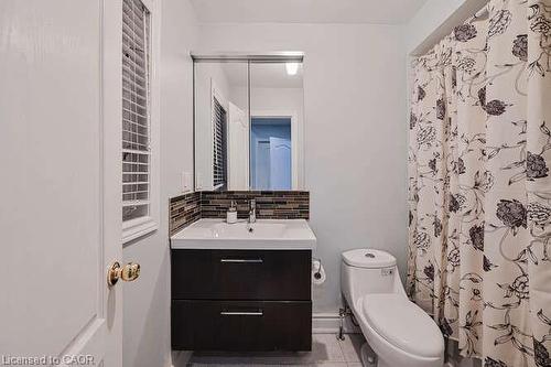 3420 Fountain Park Avenue, Mississauga, ON - Indoor Photo Showing Bathroom