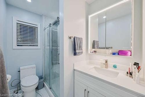 3420 Fountain Park Avenue, Mississauga, ON - Indoor Photo Showing Bathroom