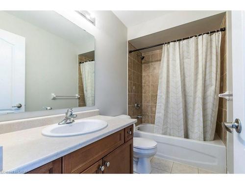 470 Beach Boulevard, Hamilton, ON - Indoor Photo Showing Bathroom
