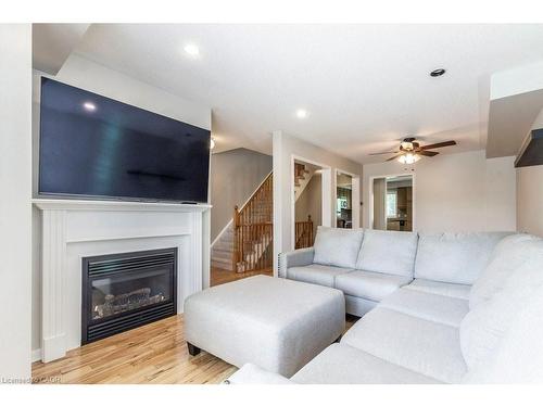 470 Beach Boulevard, Hamilton, ON - Indoor Photo Showing Living Room With Fireplace
