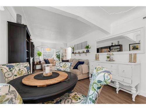 97 Bell Avenue, Hamilton, ON - Indoor Photo Showing Other Room