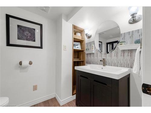 97 Bell Avenue, Hamilton, ON - Indoor Photo Showing Bathroom