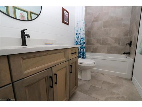 87A Abigail Avenue, Brantford, ON - Indoor Photo Showing Bathroom