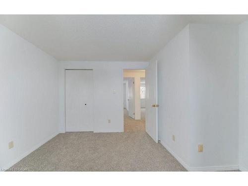 502 Misty Crescent, Kitchener, ON - Indoor Photo Showing Other Room
