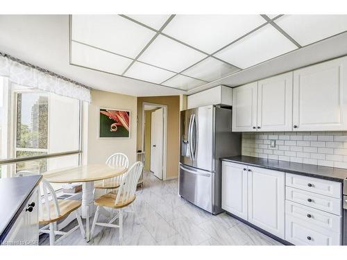 706-1201 North Shore Boulevard E, Burlington, ON - Indoor