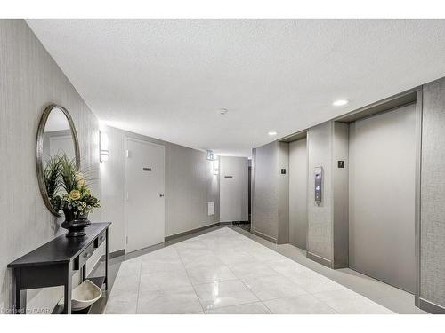 706-1201 North Shore Boulevard E, Burlington, ON - Indoor Photo Showing Other Room