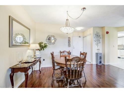 706-1201 North Shore Boulevard E, Burlington, ON - Indoor Photo Showing Dining Room