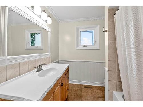 20 Burnley Place, Brampton, ON - Indoor Photo Showing Bathroom