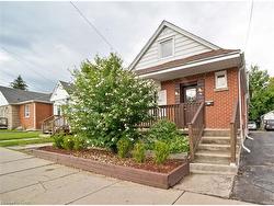 82 Whitney Avenue  Hamilton, ON L8S 2G5