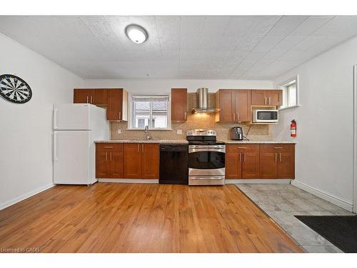 82 Whitney Avenue, Hamilton, ON - Indoor Photo Showing Kitchen