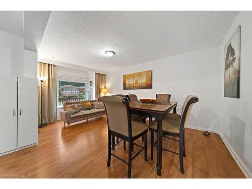 82 Whitney Avenue, Hamilton, ON - Indoor Photo Showing Dining Room