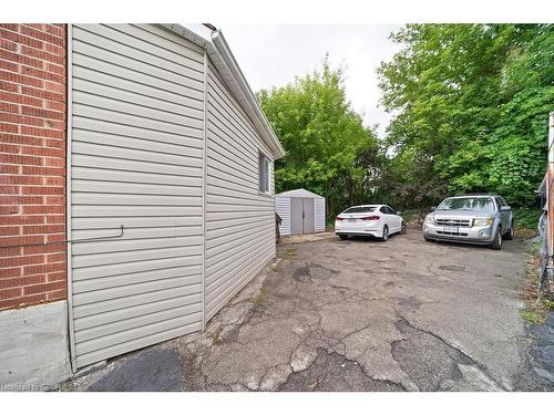 82 Whitney Avenue, Hamilton, ON - Outdoor